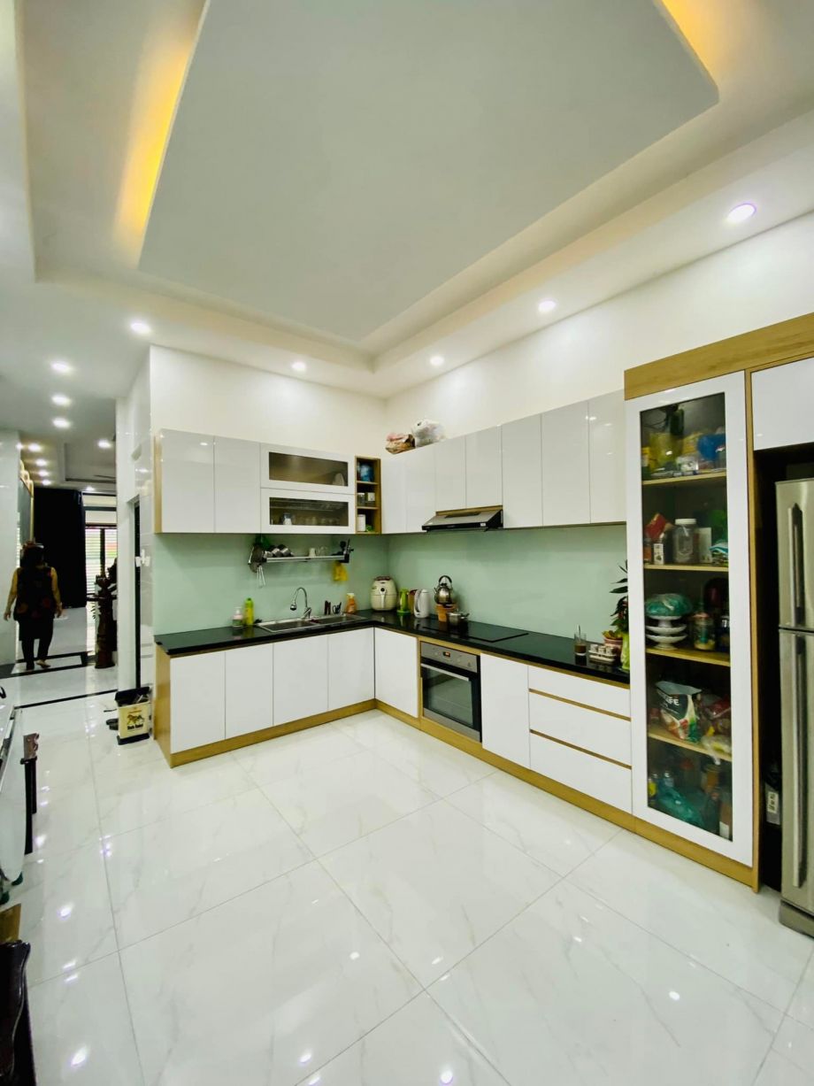Chính chủ gấp bán nhà 150m2 - 8 tỷ - nhà 3 tầng, 10 phòng cho thuê - ngang 8m dài 20